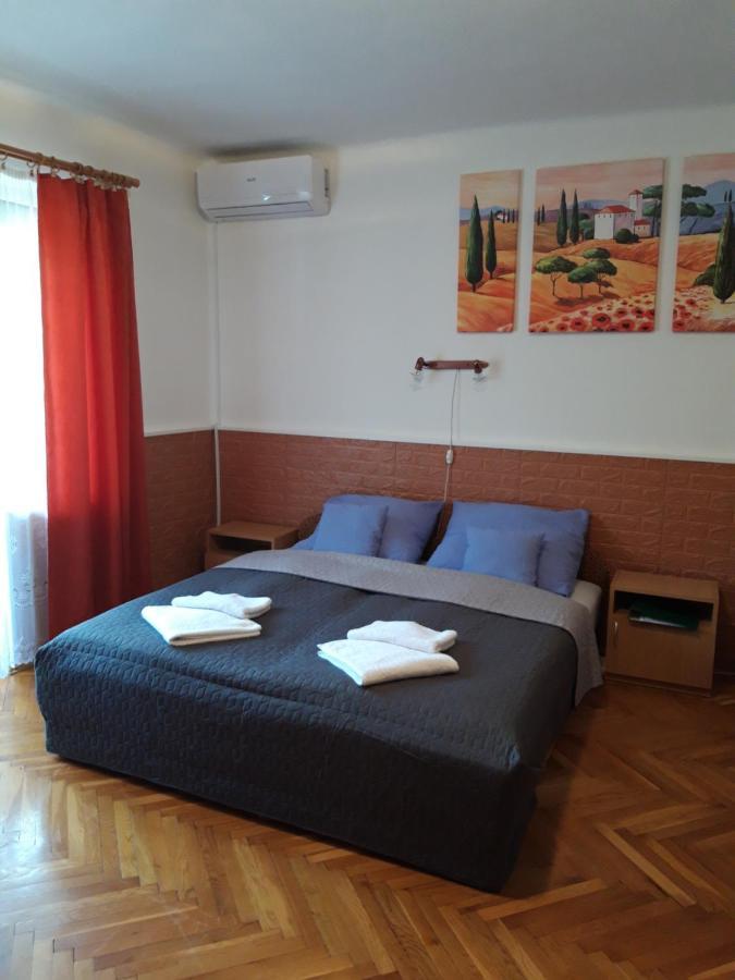 Attila Vendeghaz Apartment Heviz Exterior photo