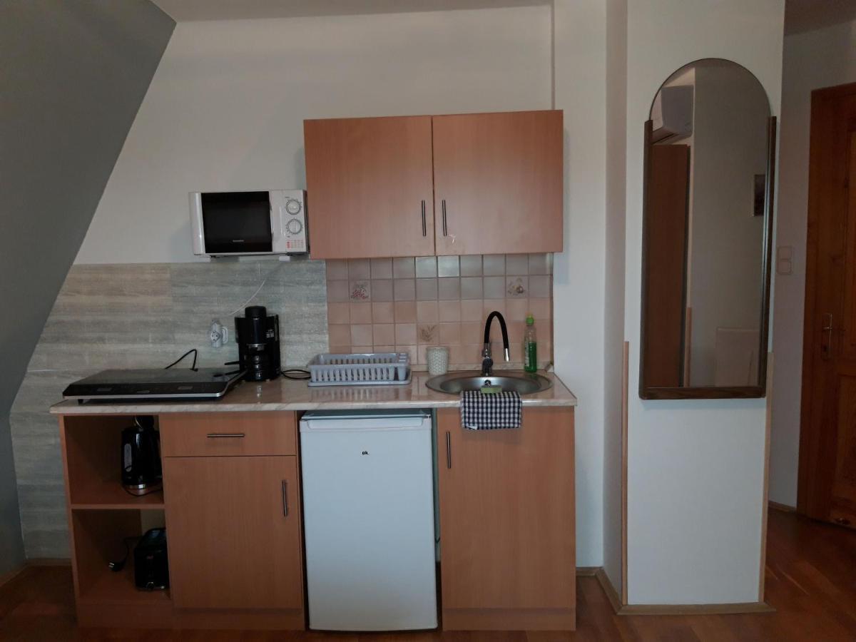 Attila Vendeghaz Apartment Heviz Exterior photo