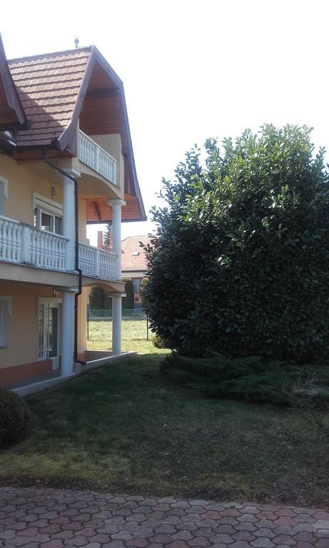 Attila Vendeghaz Apartment Heviz Exterior photo